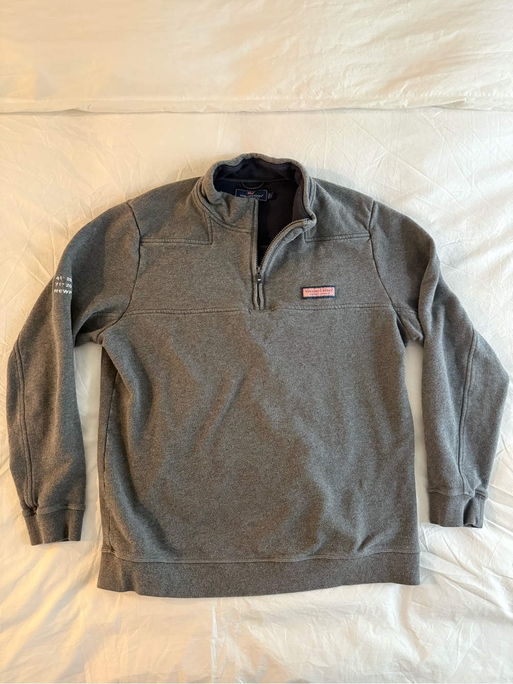 Vineyard Vines Men's Gray Quarter-Zip Pullover